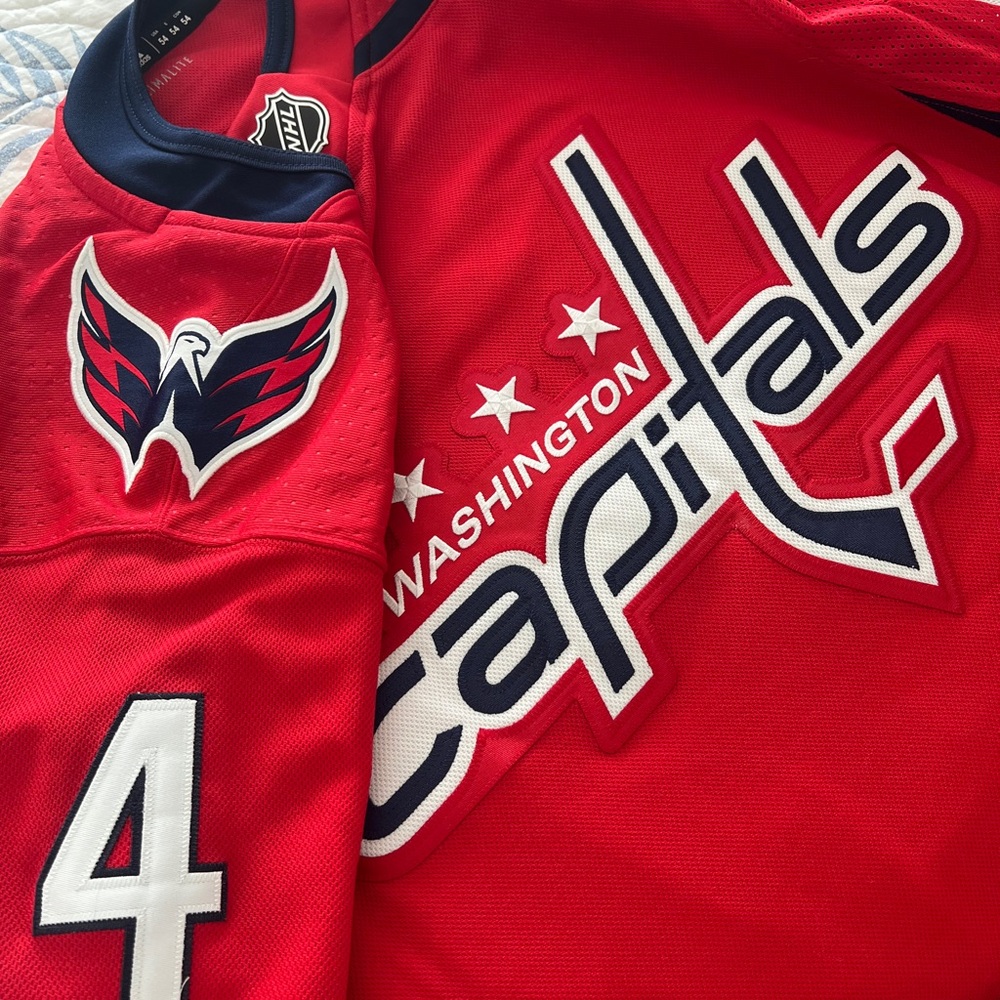 Brenden Dillon Capitals Jersey #4